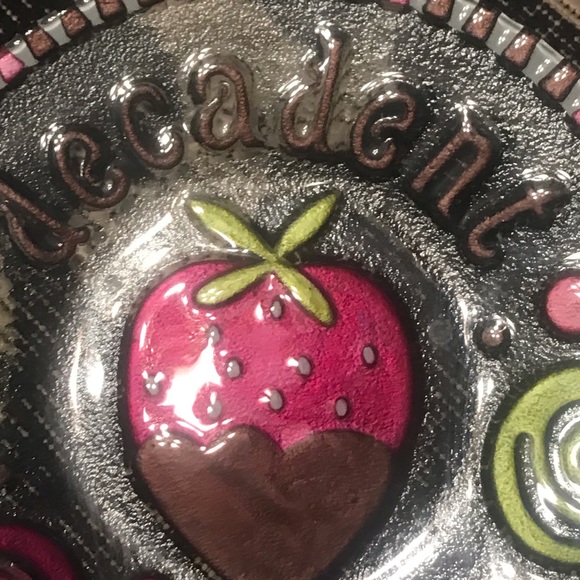 2009 Decadent 11" Glass Plate Chocolate Strawberry - Picture 14 of 16